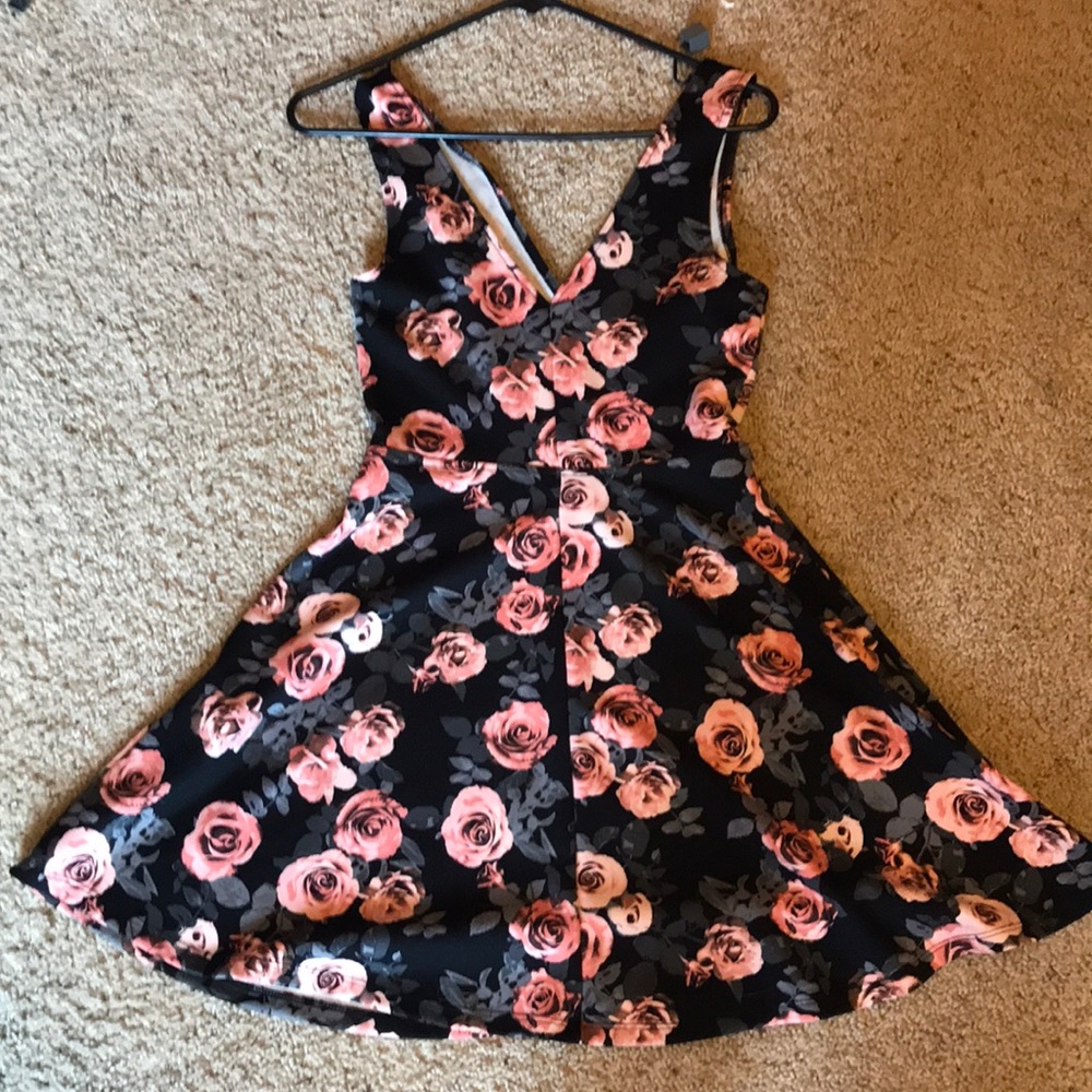V neck dress